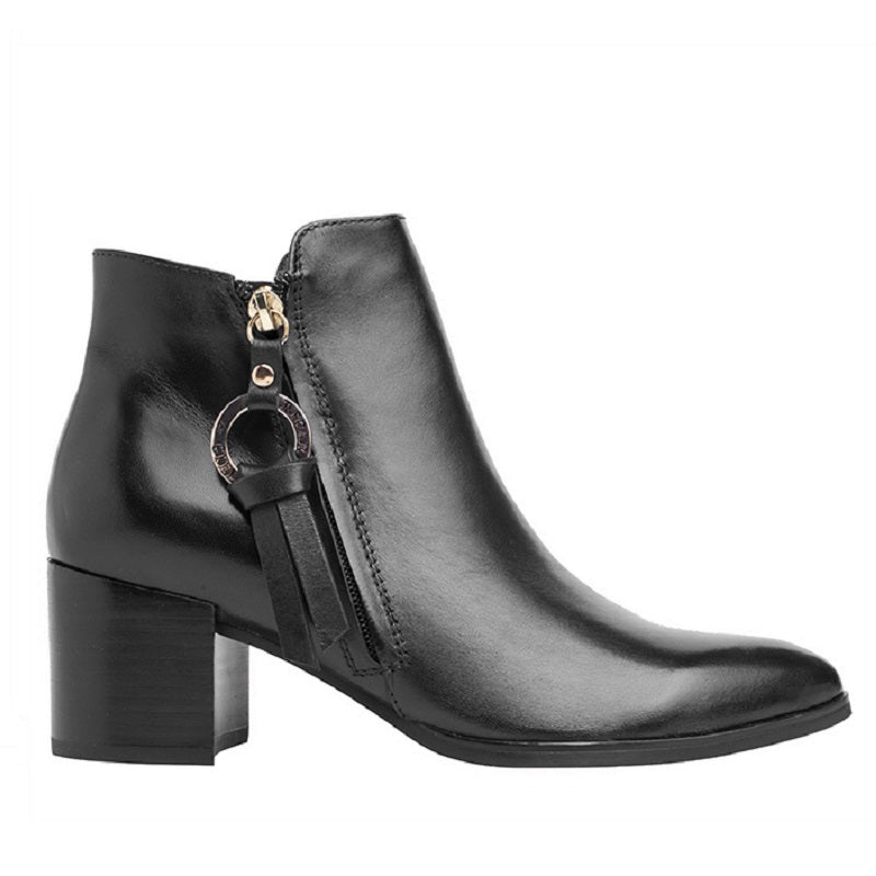 REGARDELECIELTAYLOR-01BLACK-1.jpg