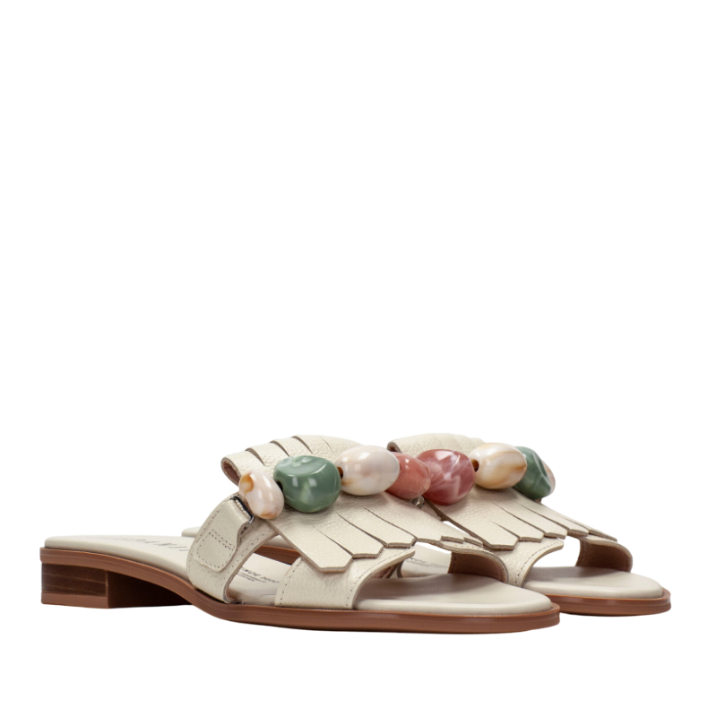 sandalias-planas-latte-hv253944_8445716714179_2-1900x2607-Photoroom.png